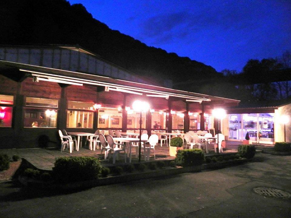 Hotel The River Village